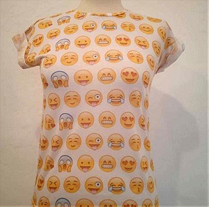 T-shirt emoji