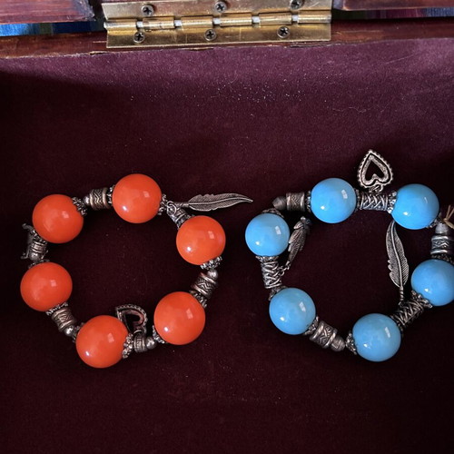 Bracelets coral and turquoise set like new with metal details