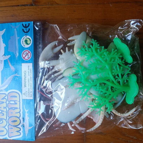 Plastic animals children's toys new, 2 packs of 10 each