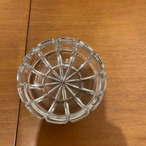 Set of 2 crystal ashtrays new, 13cm and 14cm diameter