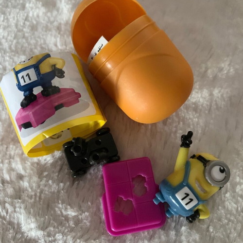 Kinder toys in excellent condition, pack of 13 pieces