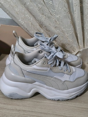 Puma Cilia Wedge αθλητικά σαν καινούργια, μέγεθος 37, άσπρο και γκρι