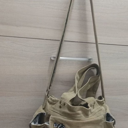 Admiral cargo crossbody bag like new, khaki with multiple pockets