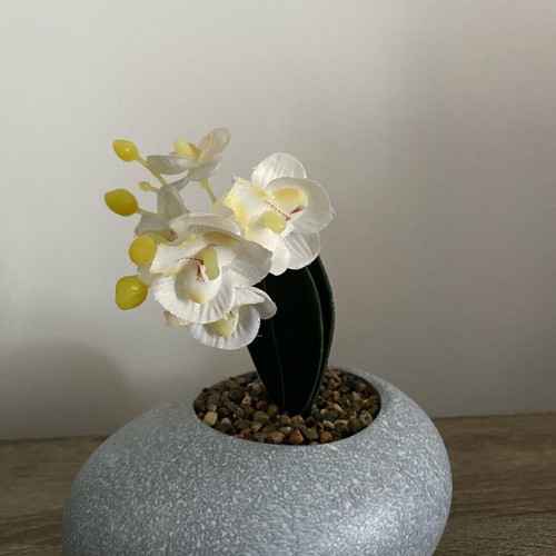 Flower like new decorative piece