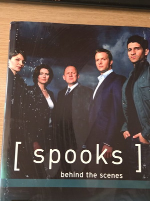 Βιβλίο Spooks Behind the Scenes σαν καινούργιο