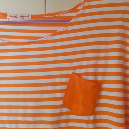 Women's short orange striped top with wide sleeves