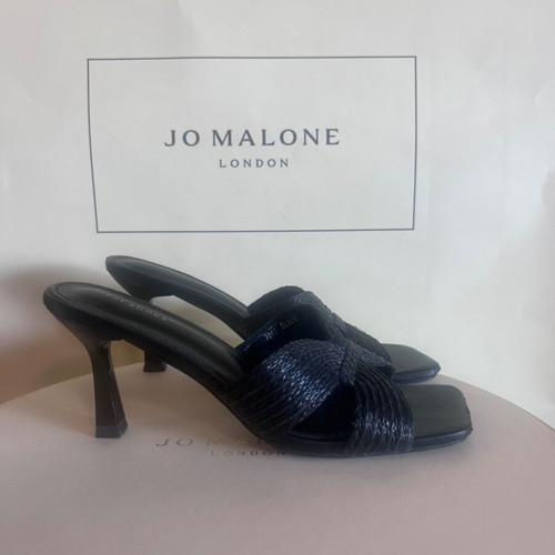 Ideal Shoes black women's mules with woven raffia style, size 41, like new