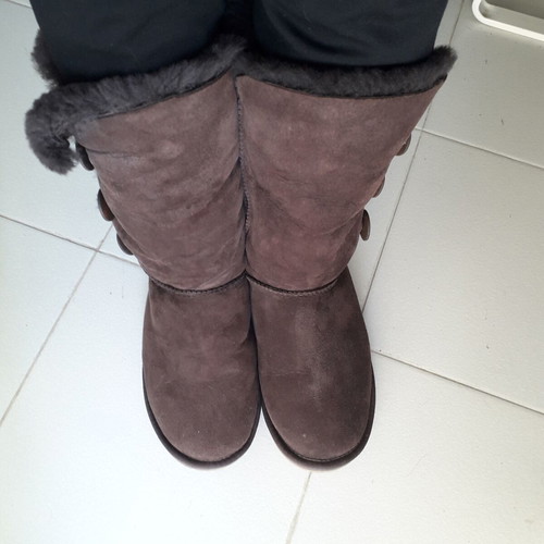 Ugg boots authentic, like new