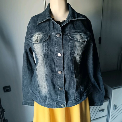 Best Woman denim jacket dark blue, like new