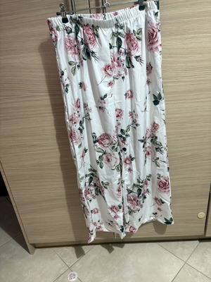 Floral pants Shein new, white with pink roses, size XL
