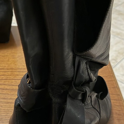 The Xdye Trademark black leather boots size 39 used