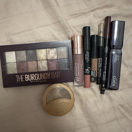 Maybelline The Burgundy Bar eyeshadow palette and Kiko mascara