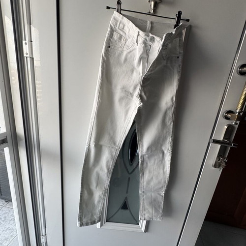 Pink Woman white denim pants like new