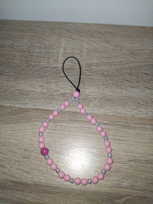 Χειροποίητο Beaded phone charm κατόπιν παραγγελίας με μαύρο σκοινάκι και ροζ χάντρες