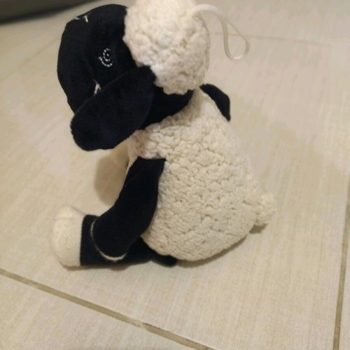 Shaun the Sheep plush lamb like new, authentic Shaun the Sheep