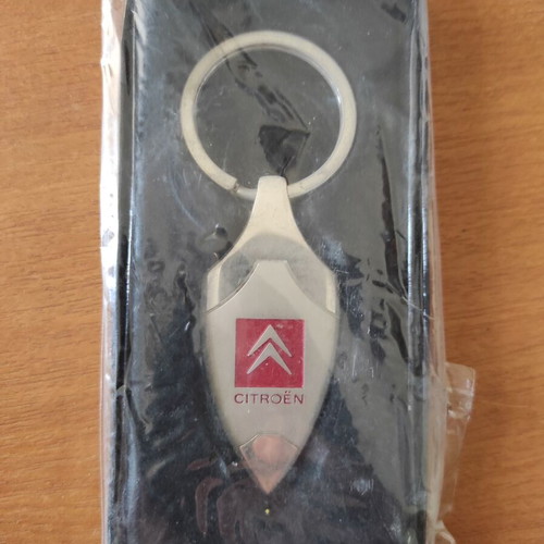 Citroen metal keychain new, red and silver