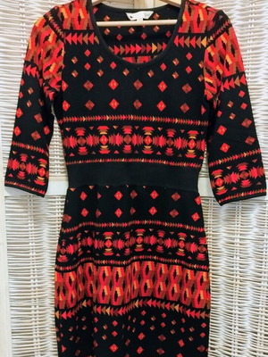 Yumi London dress with geometric pattern, fitted, 3/4 sleeves like new