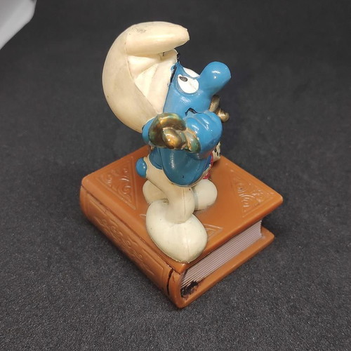 Smurf Peyo Figure with Phone and Box like new