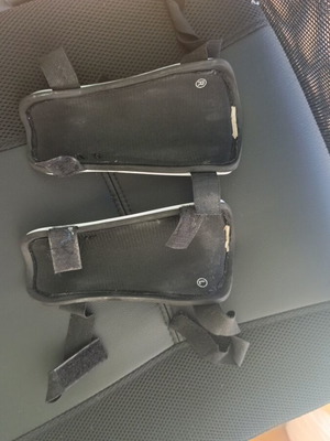 Pro Touch shin guards like new