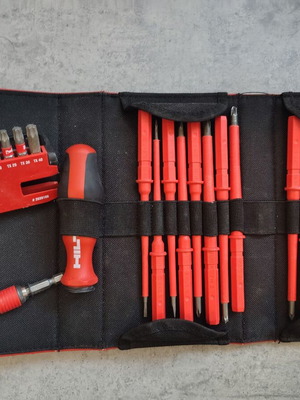 Hilti by Wera screwdriver set like new with insulated bits and belt case