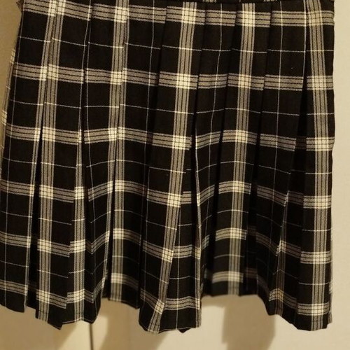 Terranova pleated short skirt size M like new, black and white