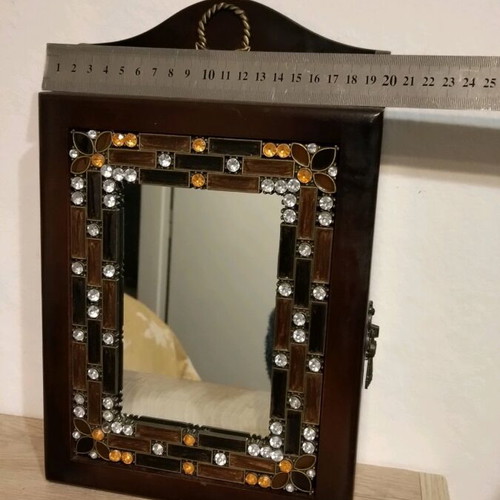 Wooden key holder like new, size 33x20