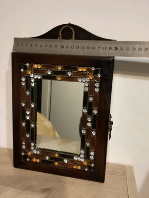Wooden key holder like new, size 33x20