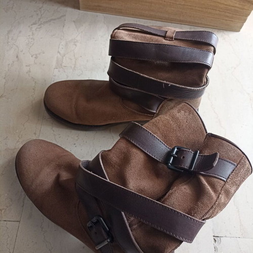 Alpe boots used, brown suede with leather straps