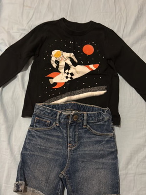 Gap set with denim shorts and long sleeve top like new for 2 years old