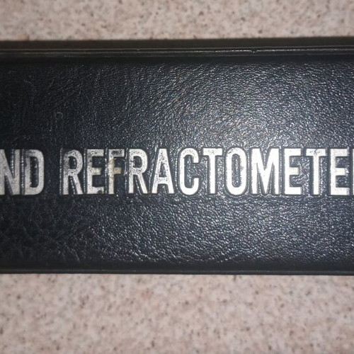 Tropical Marine Centre salinity refractometer used