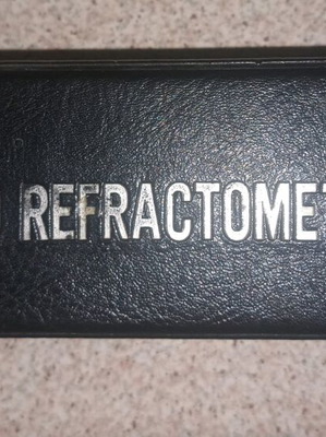 Tropical Marine Centre salinity refractometer used