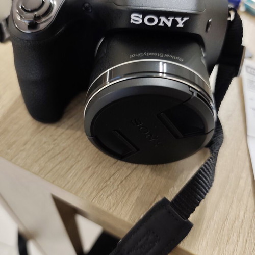 Sony DSC-H300 camera like new