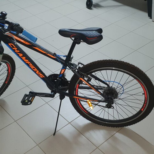 Champions Quattro balance bike like new, 24 inch wheels, gears