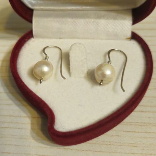 Silver 925 pearl drop earrings like new