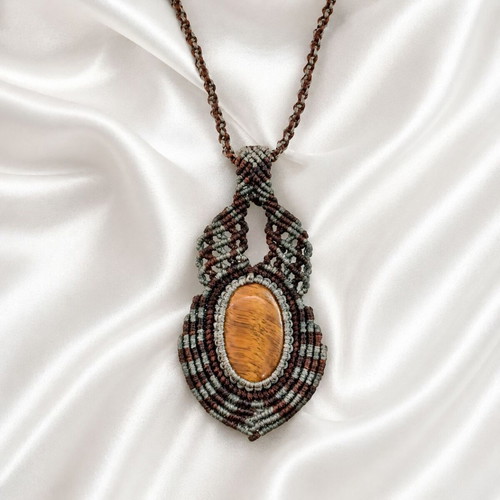 Handmade macrame necklace with tiger's eye