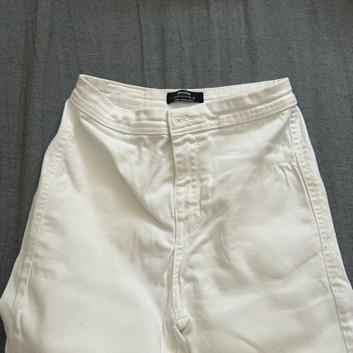 Bershka bell-bottom jeans size 36 narrow like new, white