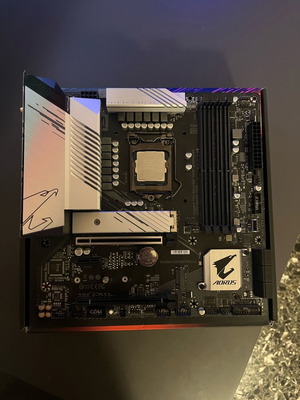 Gigabyte B560M Aorus Pro AX μητρική και Intel Core i3-10100 σετ μεταχειρισμένο