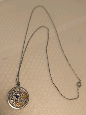 Vintage silver Scorpio pendant 925° like new with enamel