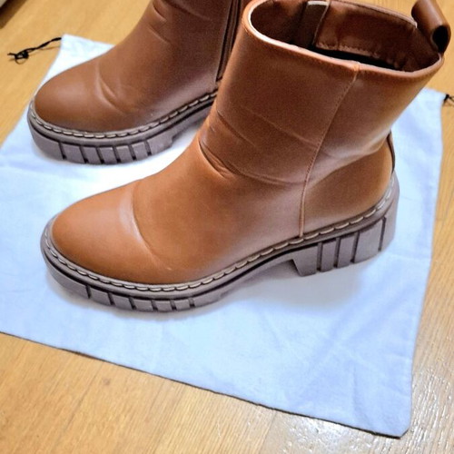 Only Brown Tampa Boots Size 40 Used, Elastic Slightly Worn