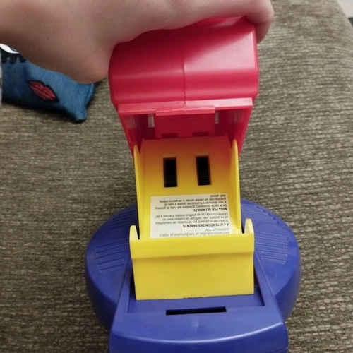UNO card launcher machine like new without box