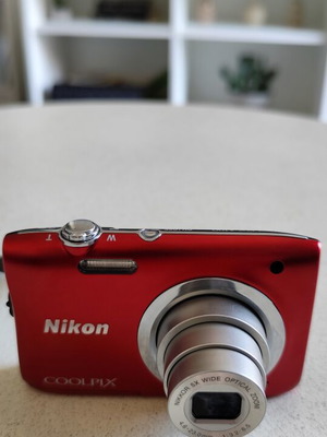 Nikon Coolpix A100 ψηφιακή φωτογραφική μηχανή μεταχειρισμένη για επισκευή ή ανταλλακτικά