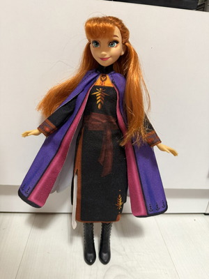 Hasbro 2018 Anna Frozen 2 doll like new with original outfit