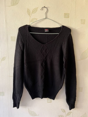 A-Style black wool sweater new, 70% acrylic 30% wool, size M