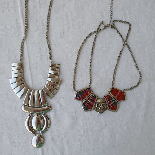 Metal necklaces used, pack of two pieces