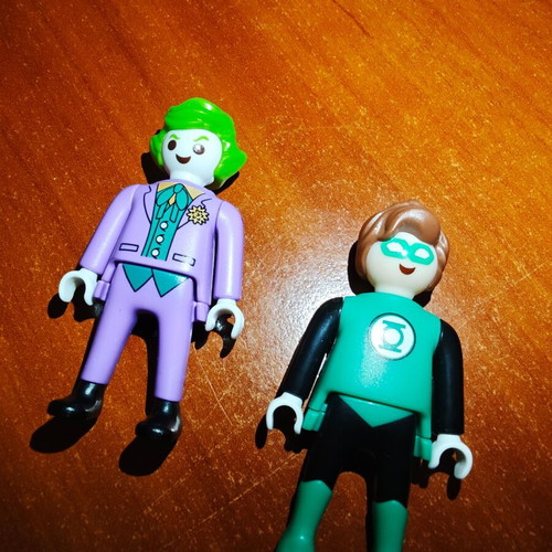 Figures new, box only, set of 5 pieces