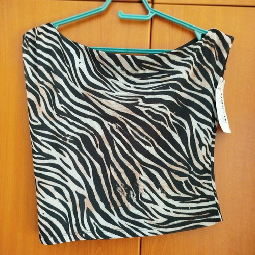 Crop top shirt size M new, brand Trendyol