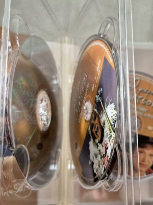 Deka Mikroi Mitsos DVD, dubbed comedy series
