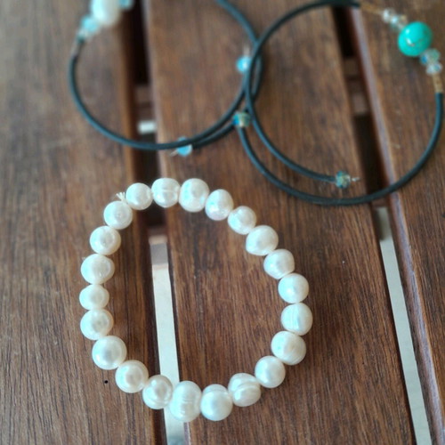 Bracelets new, pack of 3 with natural pearls