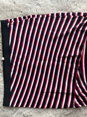 Mini φούστα τρίχρωμη Bershka σε άριστη κατάσταση, βαμβακερή