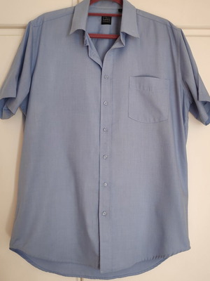 Men's Light Blue Short-Sleeve Shirt L like new with pocket